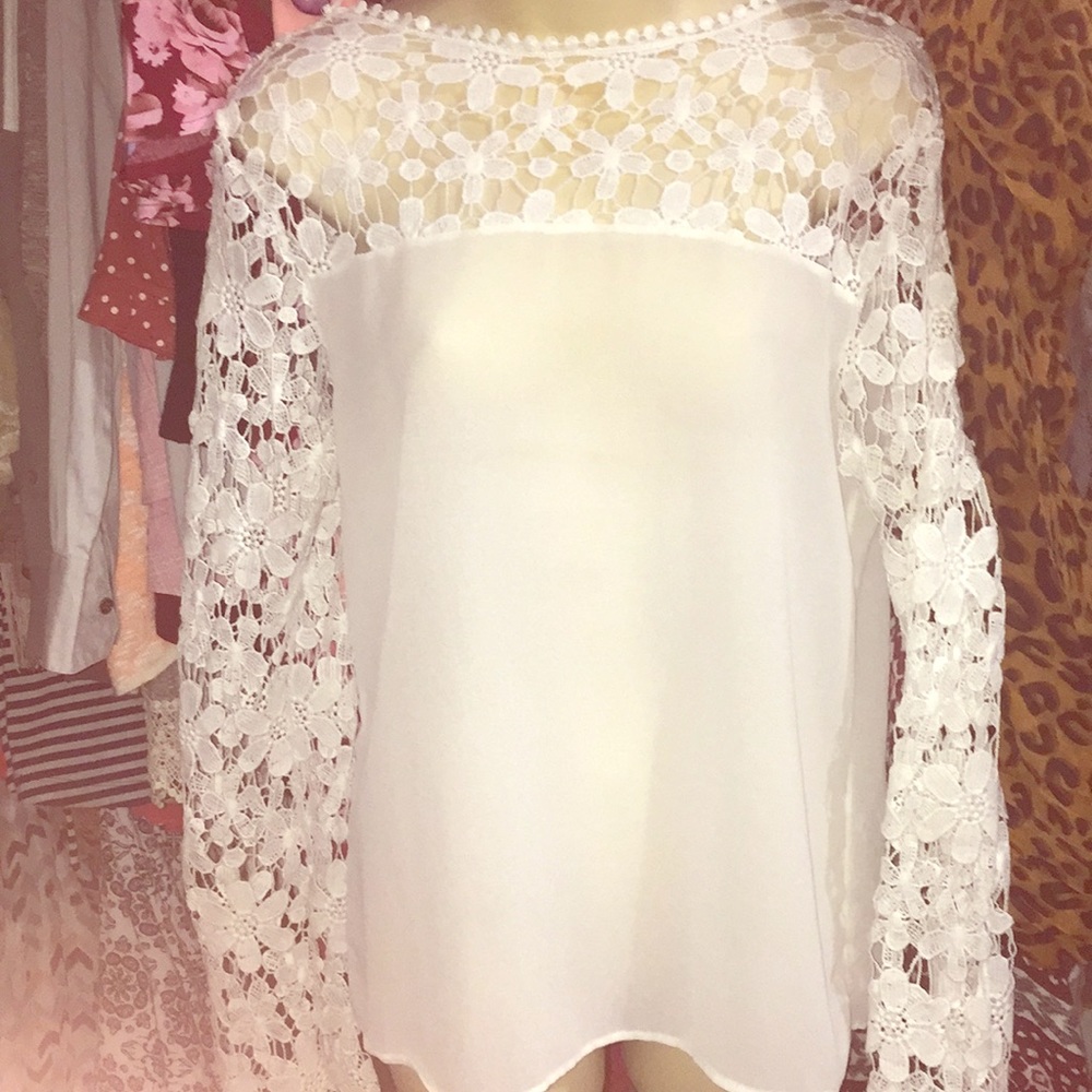 Flower sleeve blouse